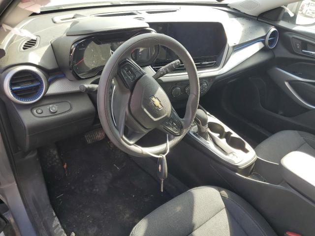  CHEVROLET TRAX 2024 Srebrny