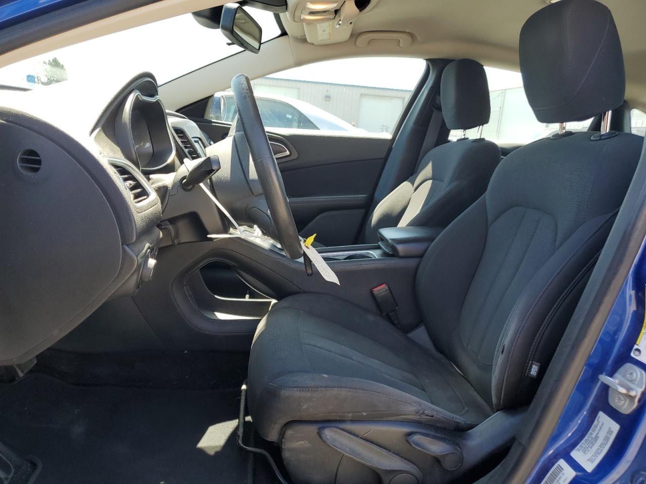 2015 Chrysler 200 Limited VIN: 1C3CCCAB6FN698524 Lot: 55353685