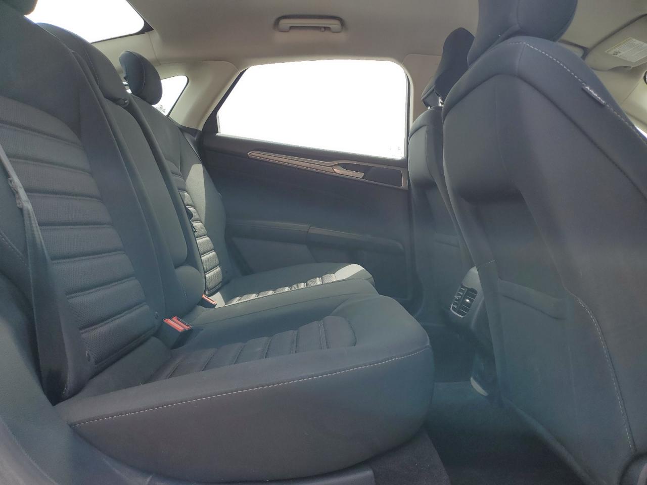 2019 Ford Fusion Se VIN: 3FA6P0LU8KR124871 Lot: 54025535