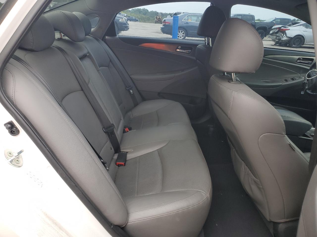 2015 Hyundai Sonata Hybrid VIN: KMHEC4A44FA135423 Lot: 56626725