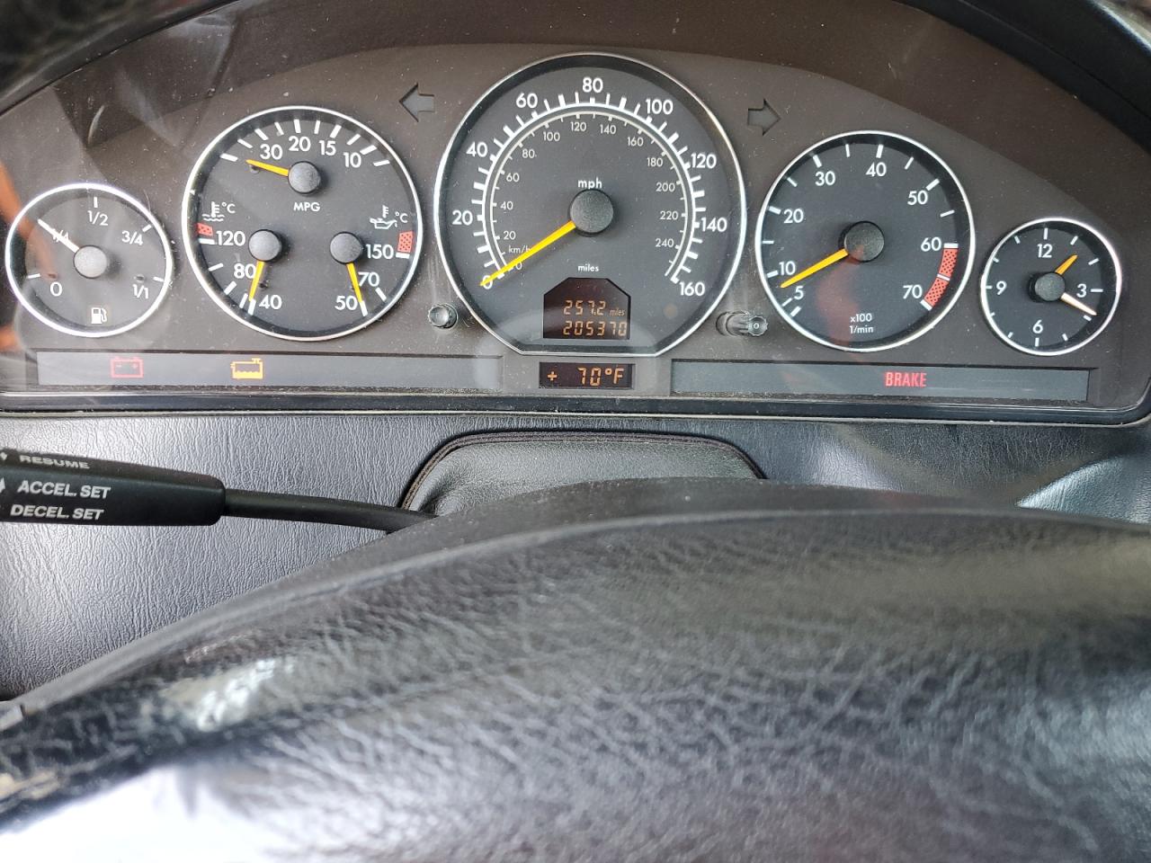 2000 Mercedes-Benz Sl 500 VIN: WDBFA68F1YF192409 Lot: 57182425