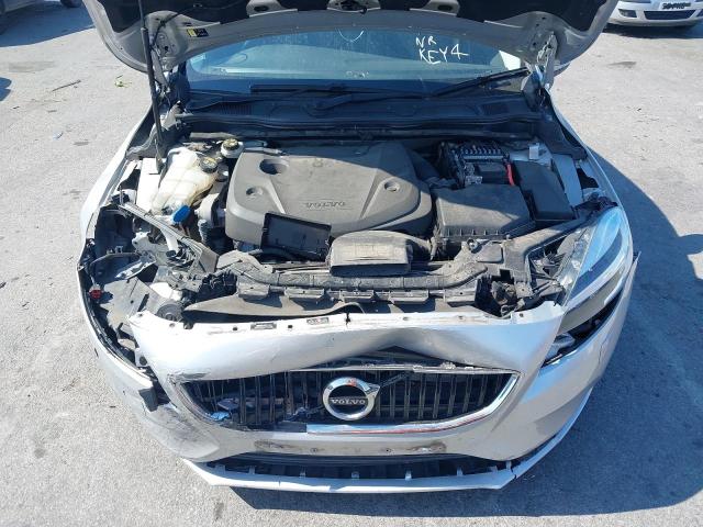 2017 VOLVO V40 MOMENT