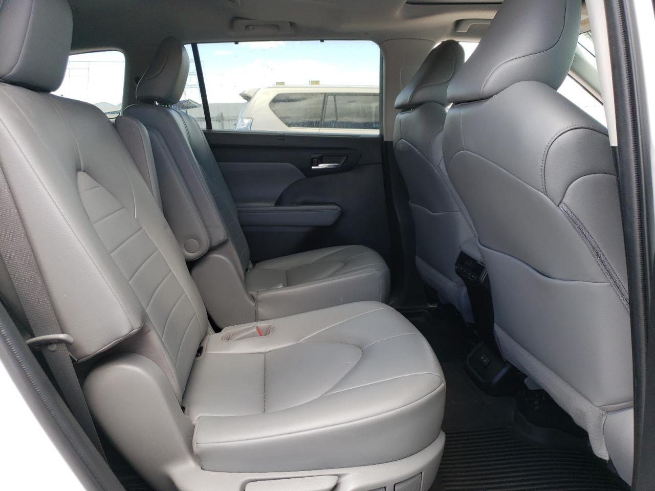 2022 Toyota Highlander Xle VIN: 5TDHZRBH7NS180081 Lot: 57229595