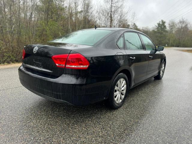 Sedans VOLKSWAGEN PASSAT 2013 Czarny