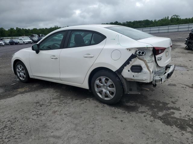 Sedans MAZDA 3 2016 White