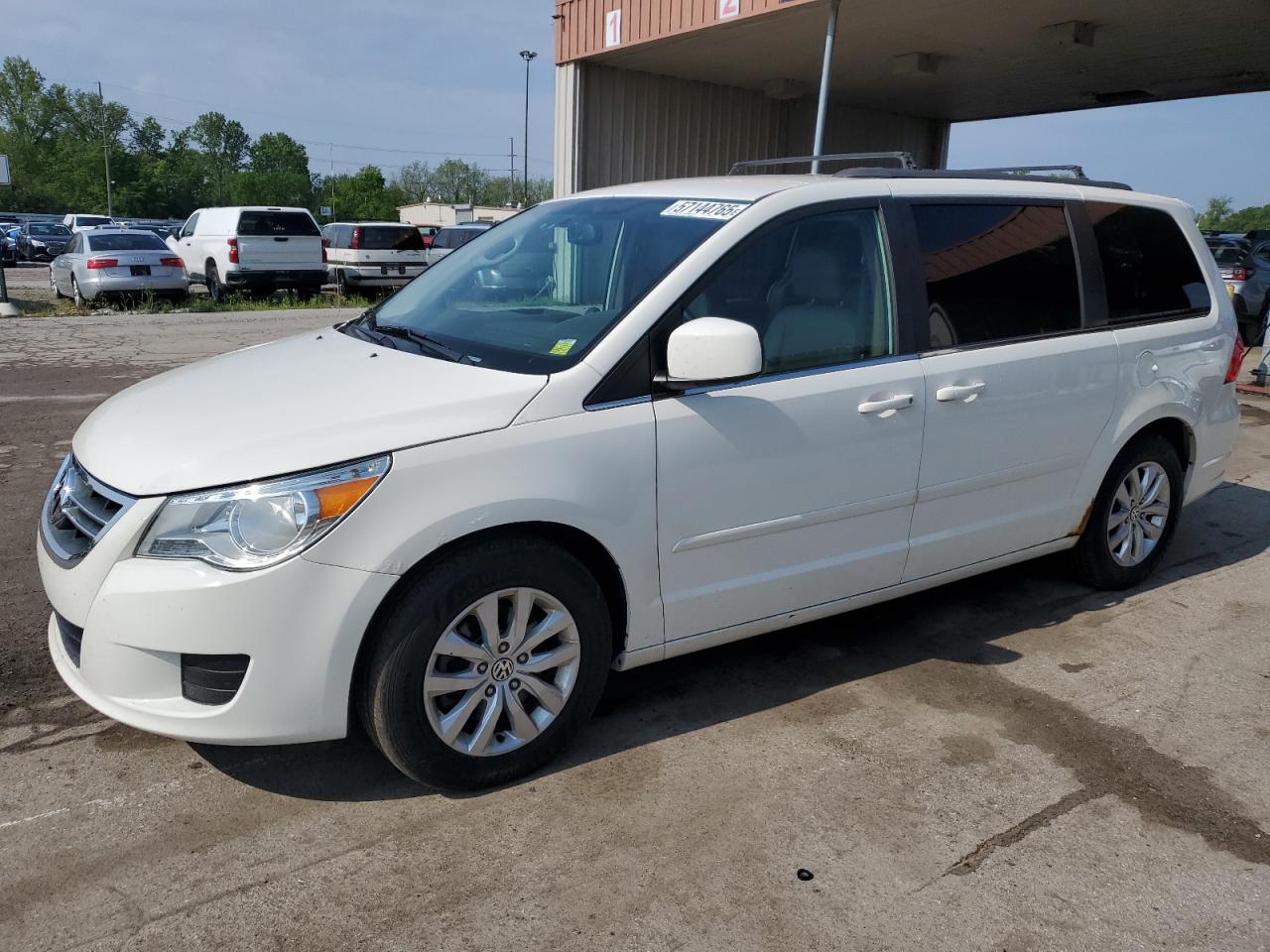 2C4RVABG7CR391702 VOLKSWAGEN ROUTAN Photo 1