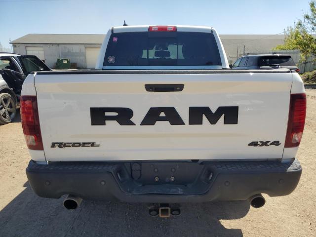 Pickups RAM 1500 2017 Biały