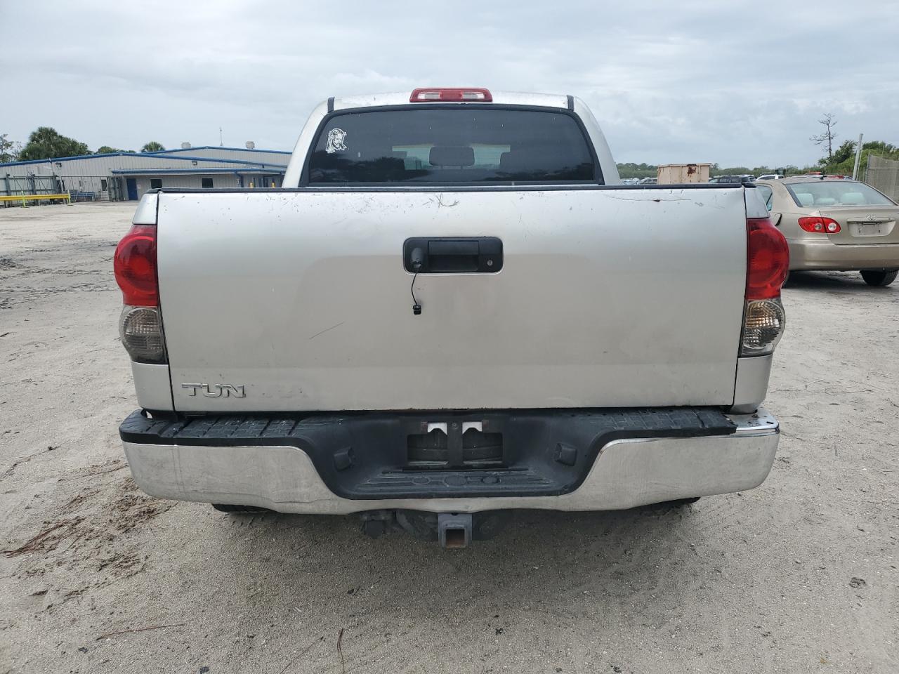 2008 Toyota Tundra Crewmax VIN: 5TFEV541X8X052617 Lot: 56570745
