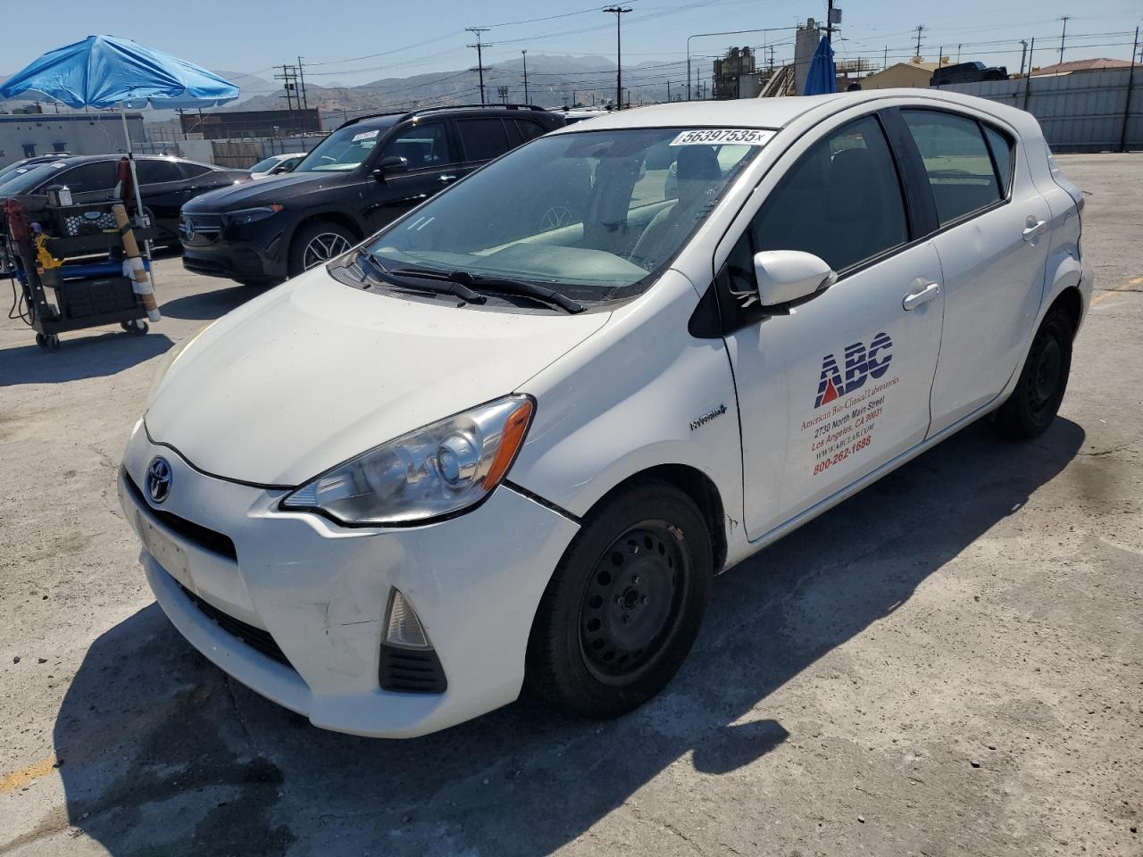 2013 Toyota Prius C na sprzedaż w Sun Valley, CA - Front End