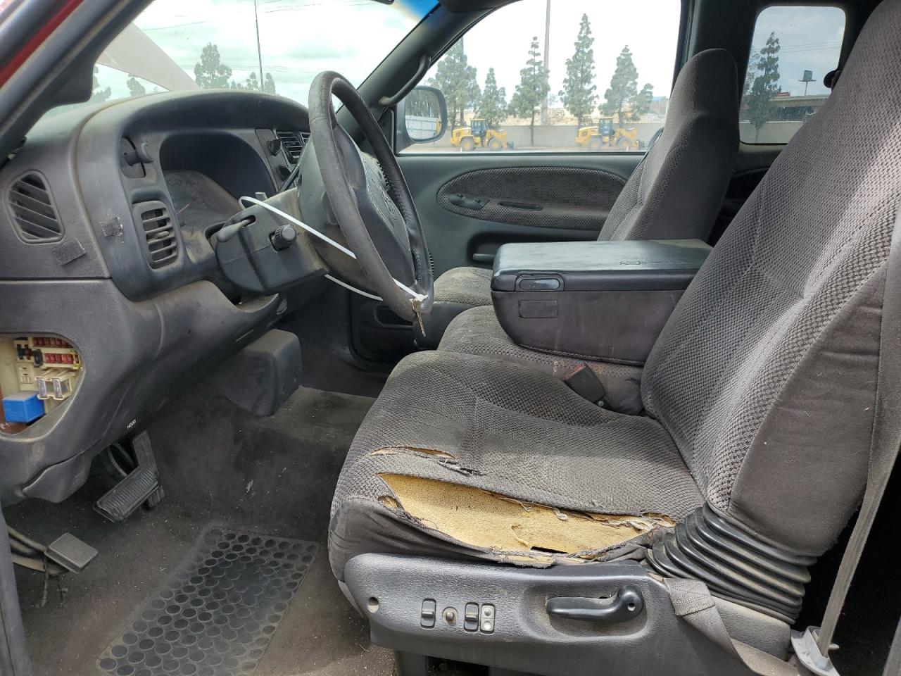 1998 Dodge Ram 1500 VIN: 3B7HC13Z5WG225271 Lot: 56375015