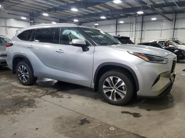  TOYOTA HIGHLANDER 2021 Серебристый