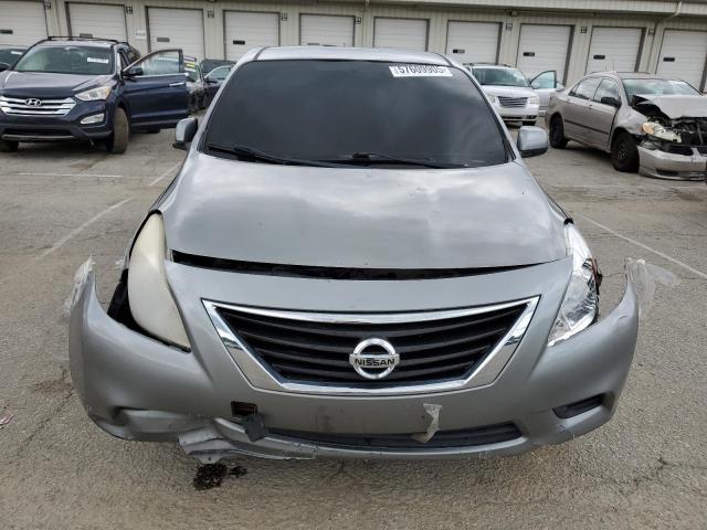 Sedans NISSAN VERSA 2012 Szary