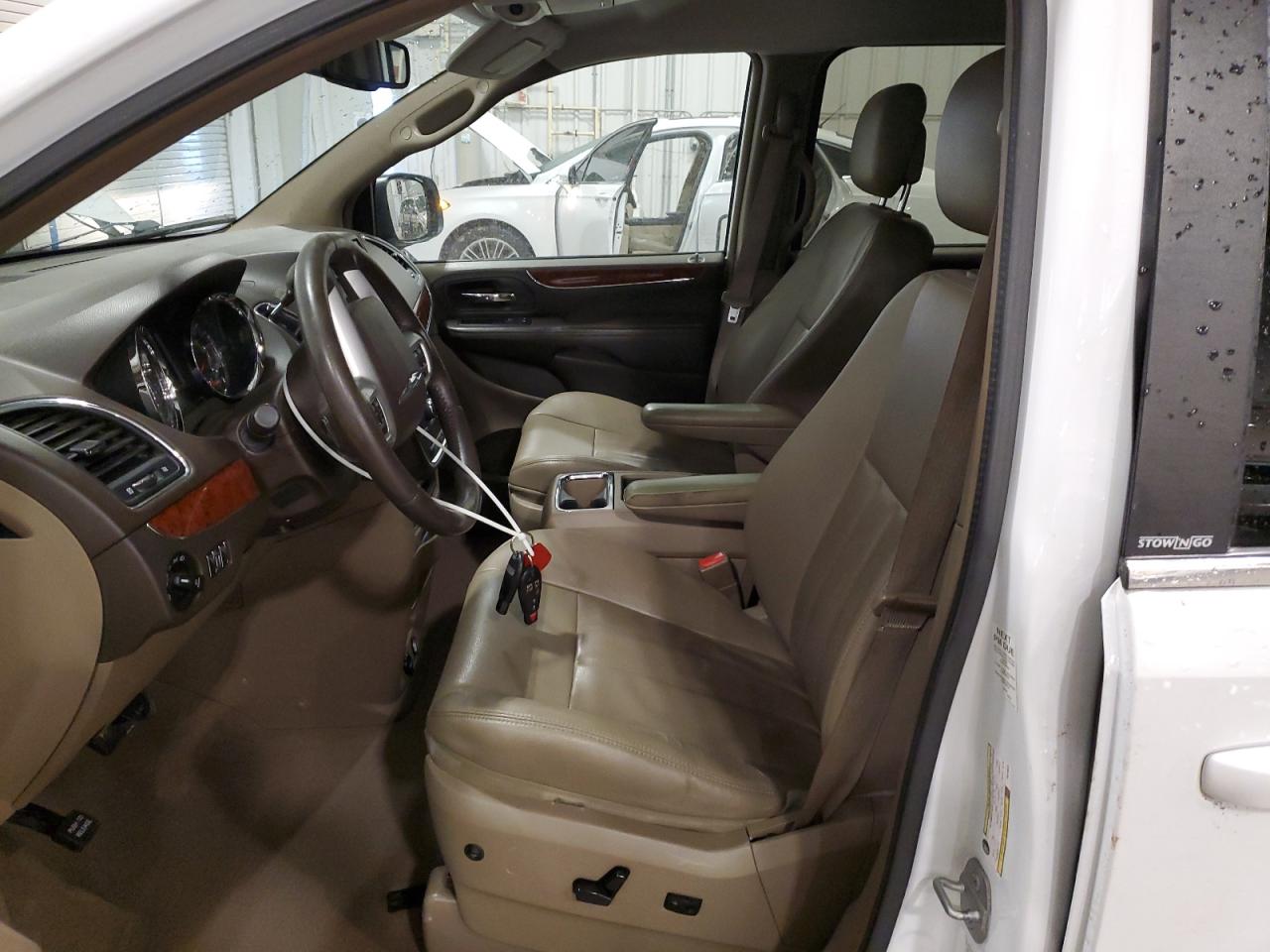 2014 Chrysler Town & Country Touring VIN: 2C4RC1BG5ER216812 Lot: 57129935