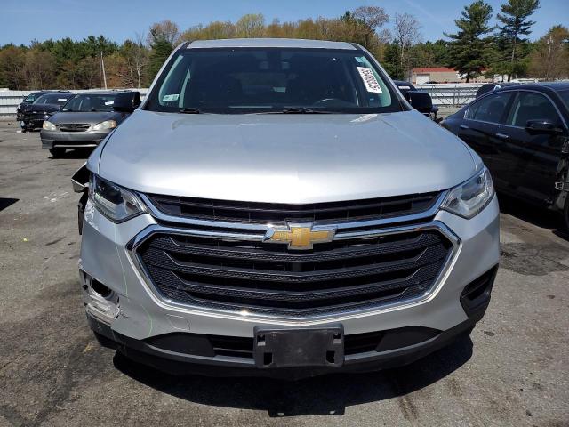  CHEVROLET TRAVERSE 2018 Srebrny