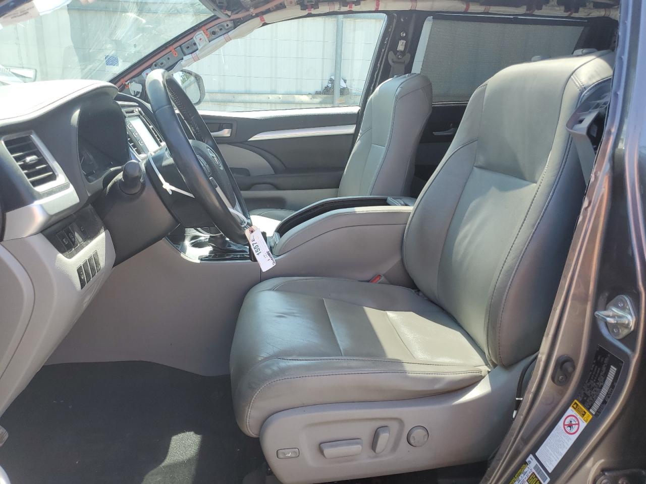2018 Toyota Highlander Se VIN: 5TDJZRFH2JS560404 Lot: 56550405