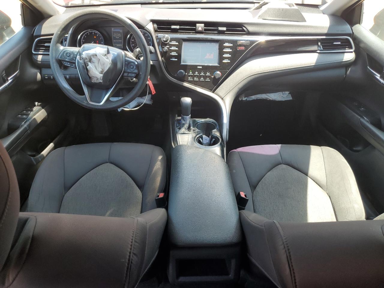 2020 Toyota Camry Le VIN: 4T1C11AK4LU930010 Lot: 56054855