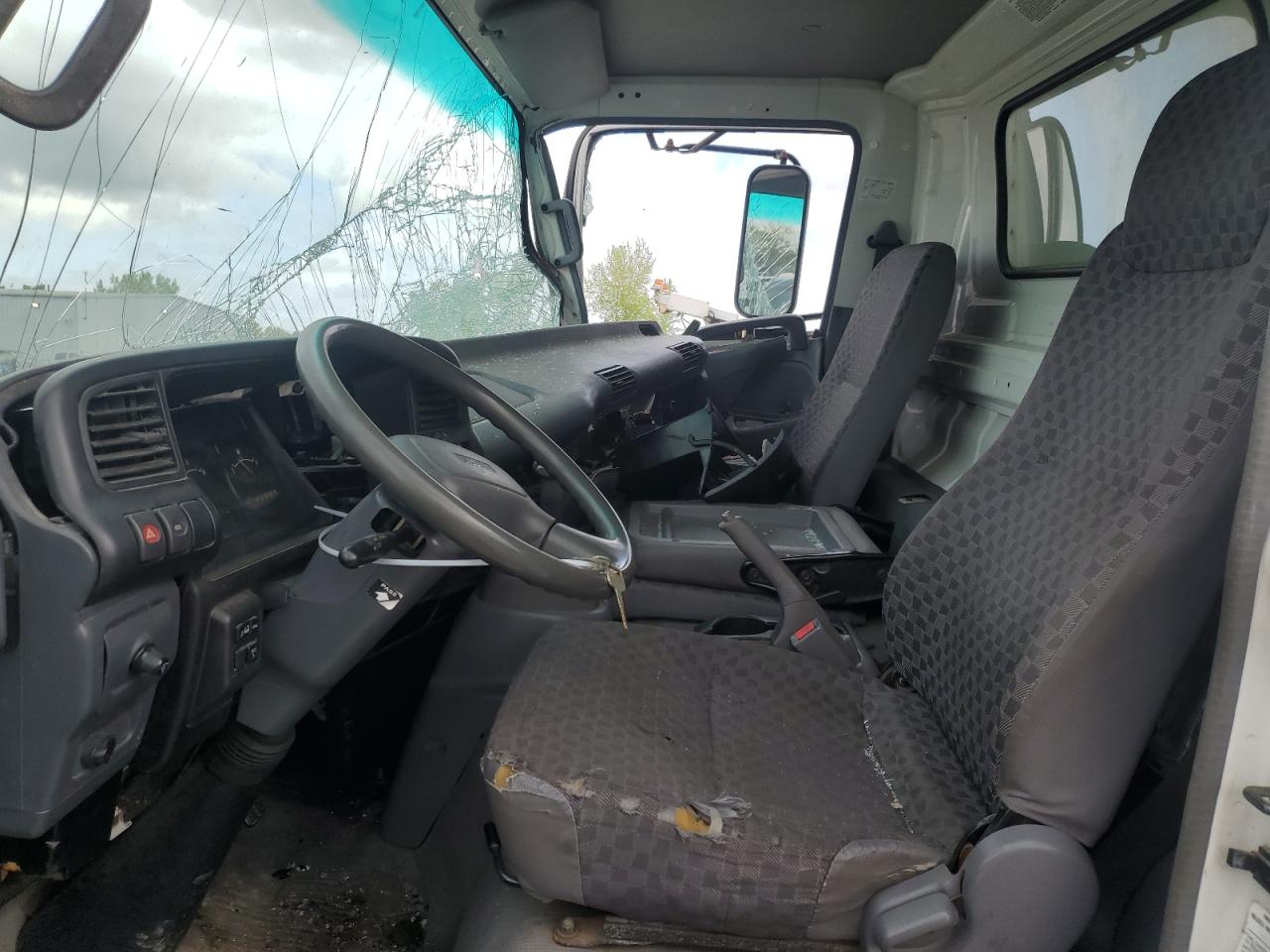 2007 Isuzu Npr VIN: 4KLB4B1UX7J802862 Lot: 56020955