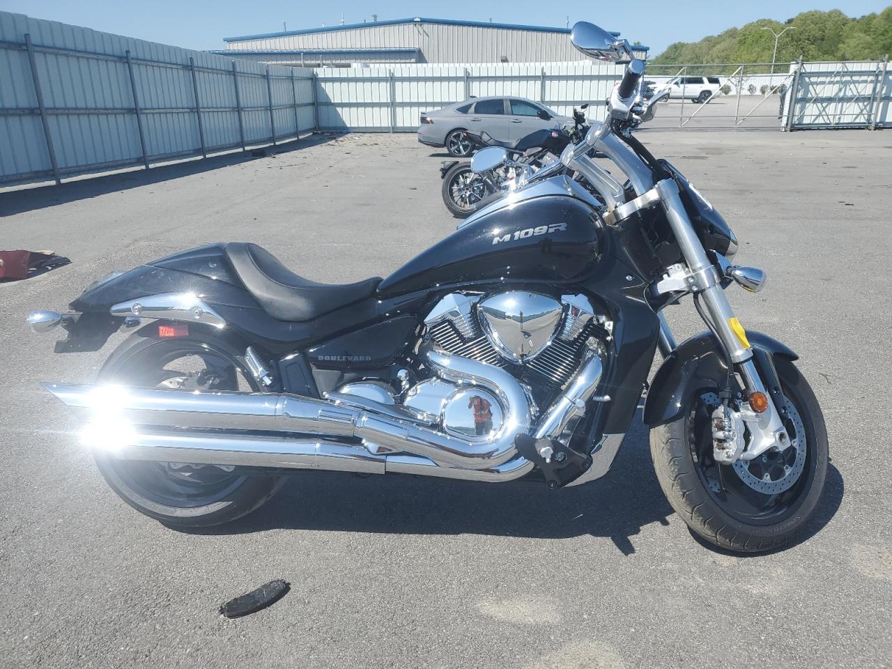2025 Suzuki Vzr1800