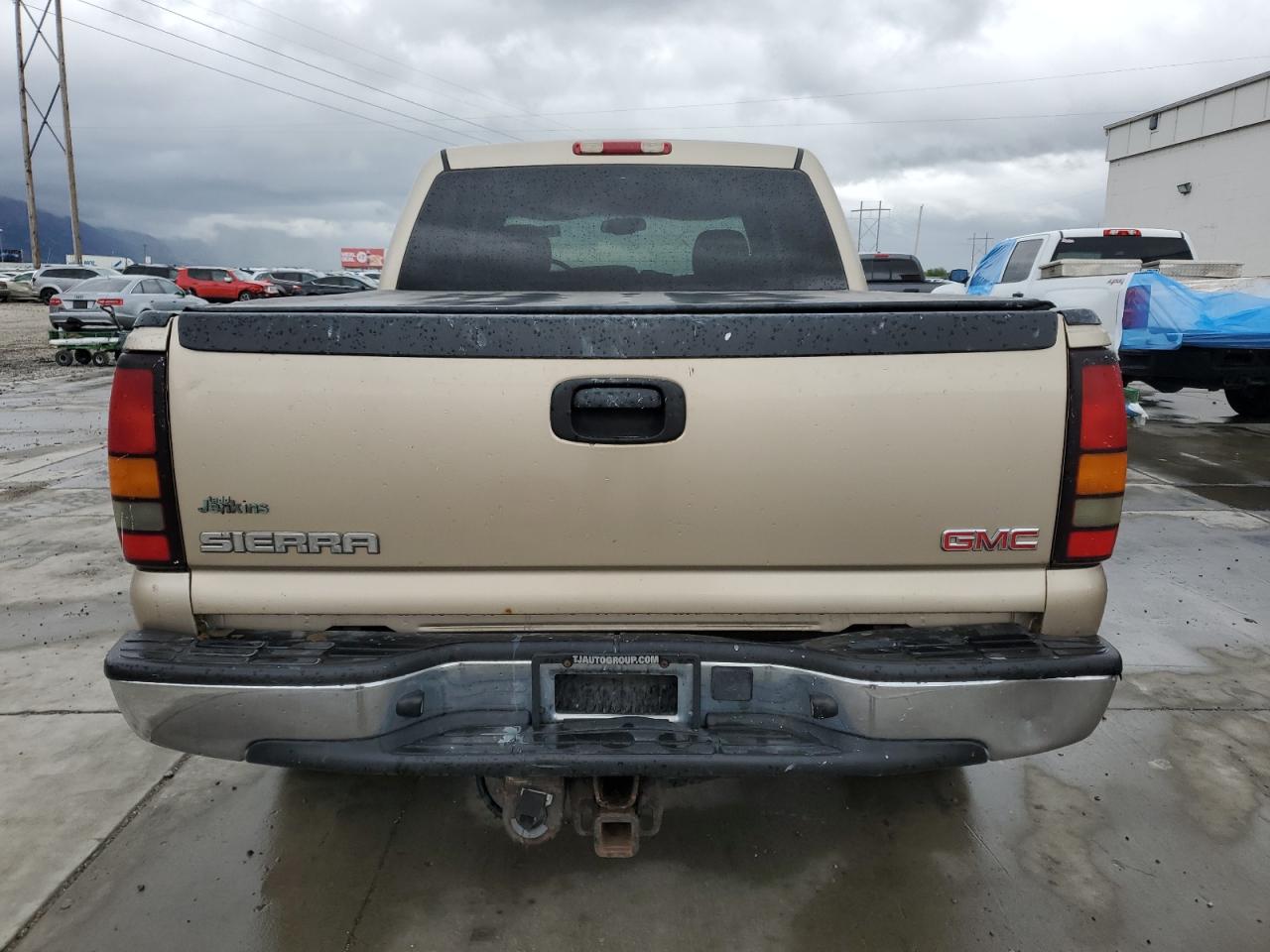 2005 GMC New Sierra K1500 VIN: 2GTEK13T551168787 Lot: 55716205