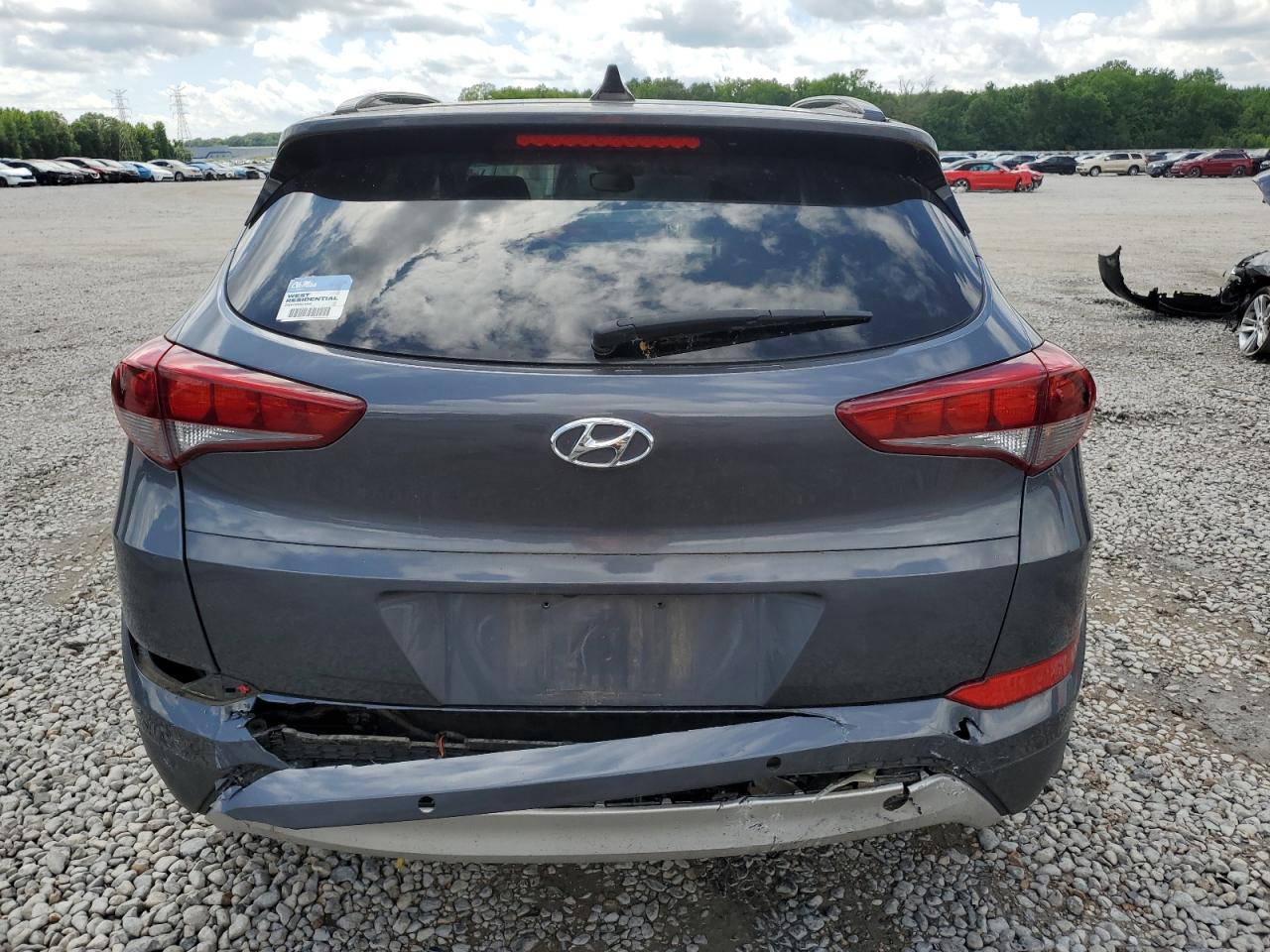 2018 Hyundai Tucson Value VIN: KM8J33A29JU748653 Lot: 56270725