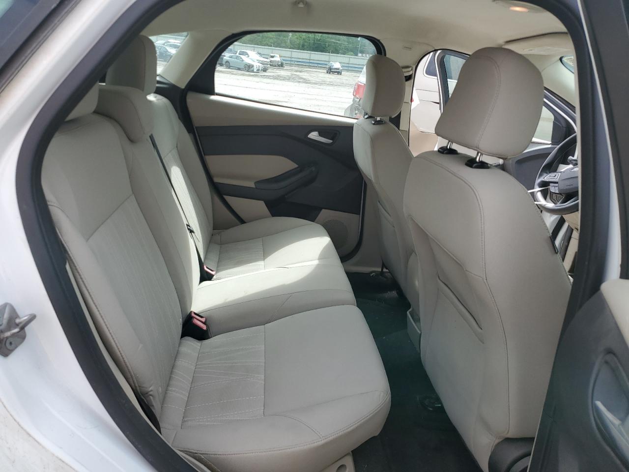 2015 Ford Focus Se VIN: 1FADP3K23FL262783 Lot: 56888565