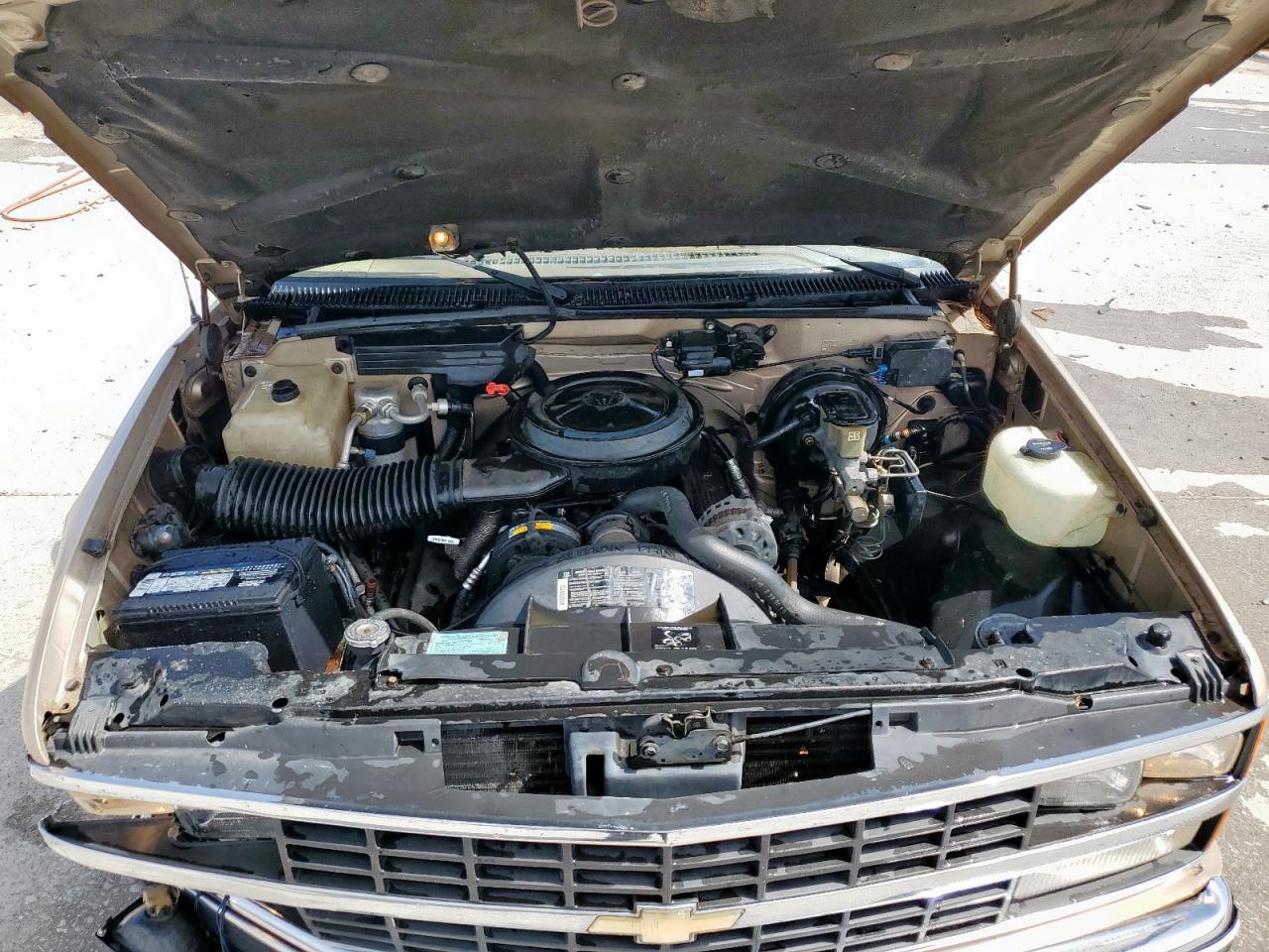 1988 Chevrolet Gmt-400 C1500 VIN: 1GCDC14H5JZ284527 Lot: 57114735
