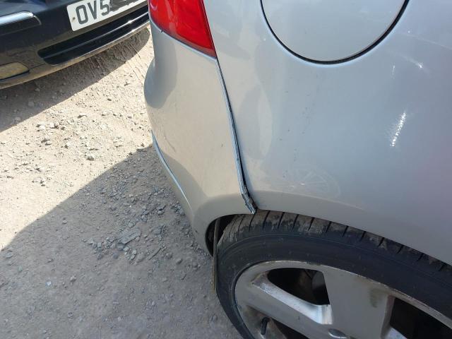 2005 VOLKSWAGEN GOLF TDI S
