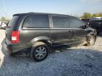 2010 Chrysler Town & Country Touring na sprzedaż w Wayland, MI - Side