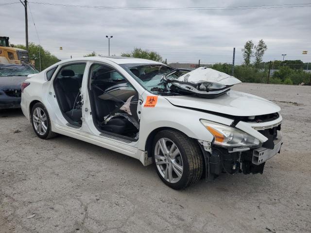  NISSAN ALTIMA 2015 Белый