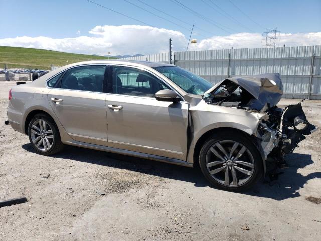  VOLKSWAGEN PASSAT 2016 Золотой