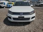 2014 Volkswagen Touareg V6 zu verkaufen in Des Moines, IA - Rear End