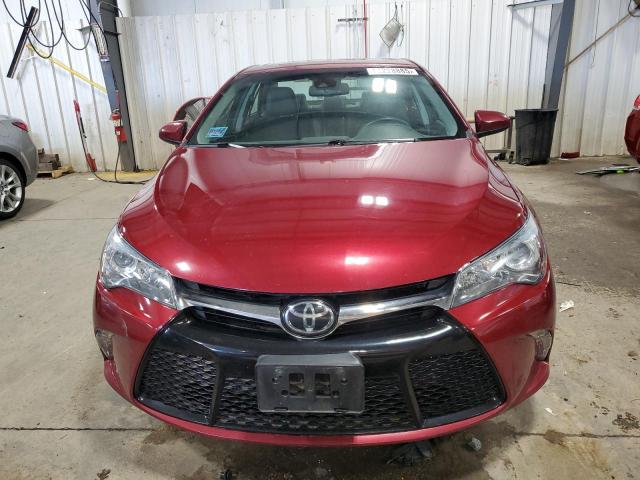  TOYOTA CAMRY 2017 Красный