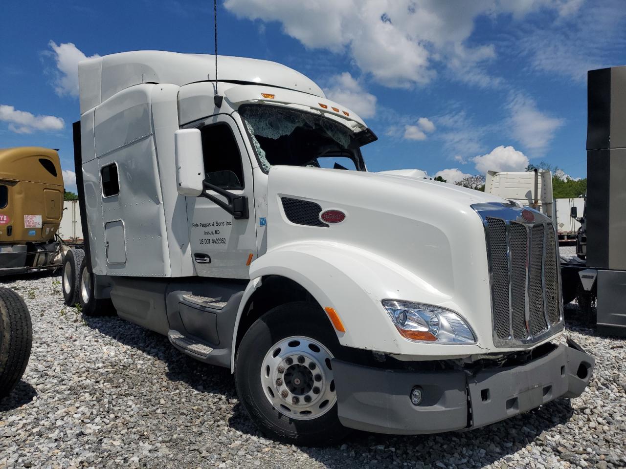 2015 Peterbilt 579 Semi Truck zu verkaufen in York Haven, PA - Rollover