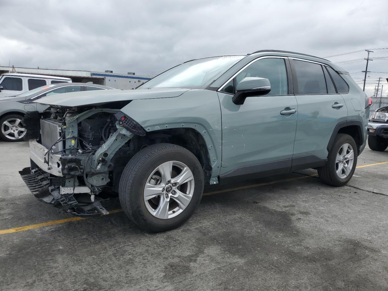 2021 Toyota Rav4 Xle na sprzedaż w Sun Valley, CA - Front End