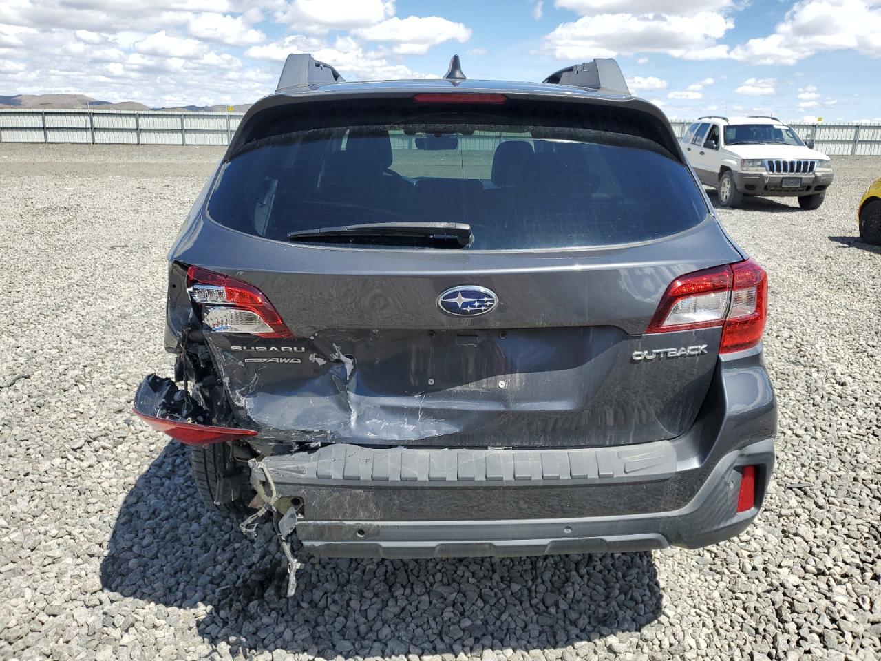 2018 Subaru Outback 2.5I Limited VIN: 4S4BSANC2J3293925 Lot: 57170015