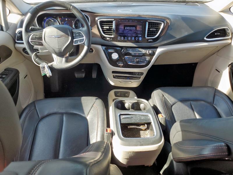  CHRYSLER PACIFICA 2017 Серебристый