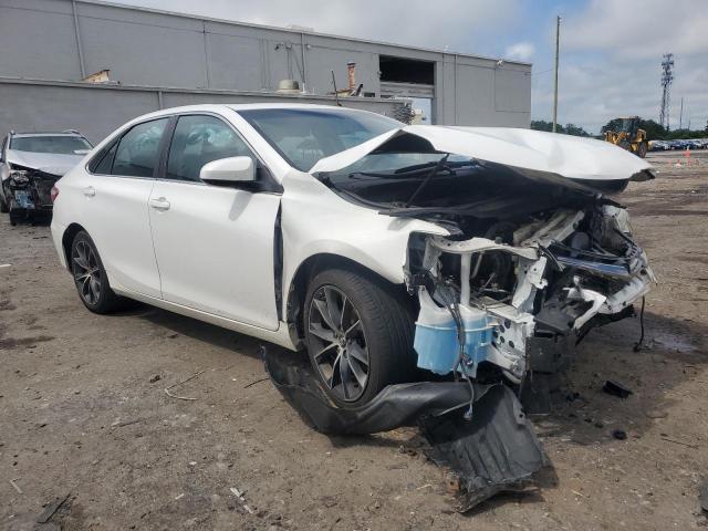  TOYOTA CAMRY 2015 Білий