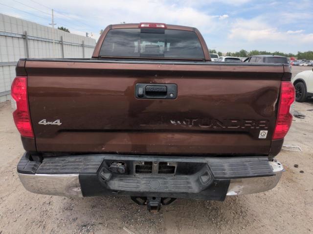 Pickups TOYOTA TUNDRA 2017 Brązowy