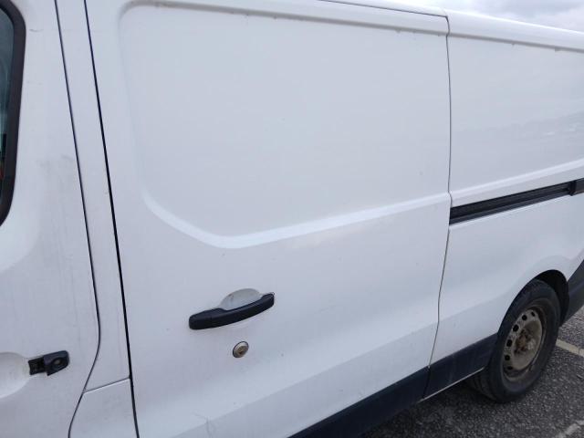 2015 VAUXHALL VIVARO 290