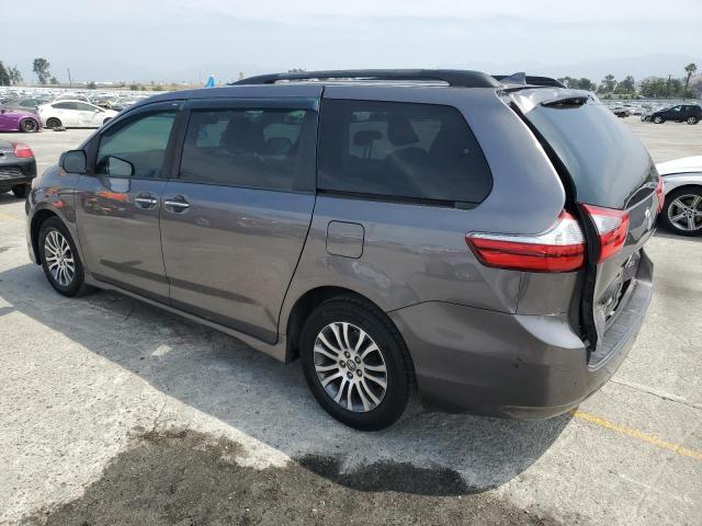 2020 TOYOTA SIENNA XLE