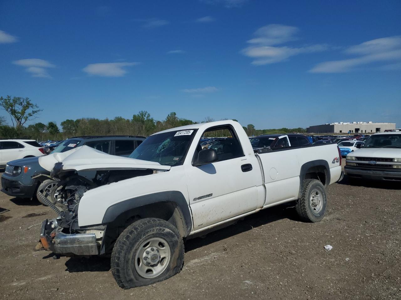 2005 Chevrolet Silverado K2500 Heavy Duty for Sale in Des Moines, IA - Front End