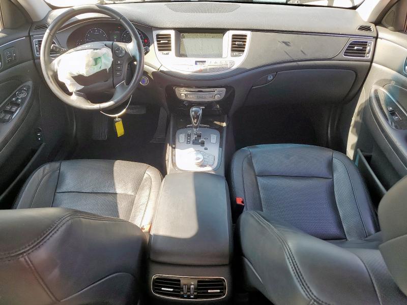  HYUNDAI GENESIS 2013 Серебристый