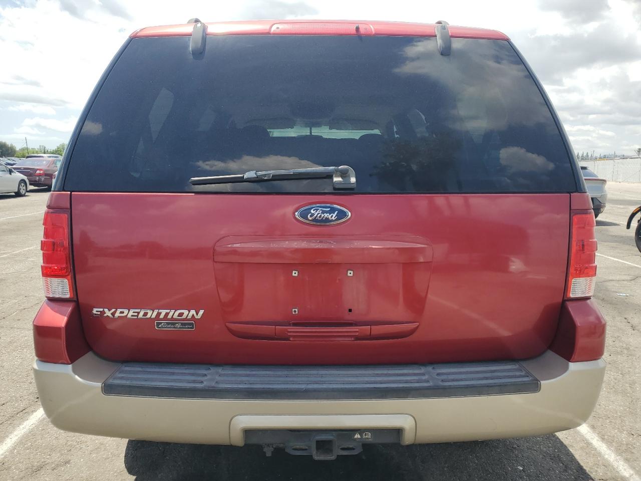 2005 Ford Expedition Eddie Bauer VIN: 1FMPU17545LA15984 Lot: 57132095