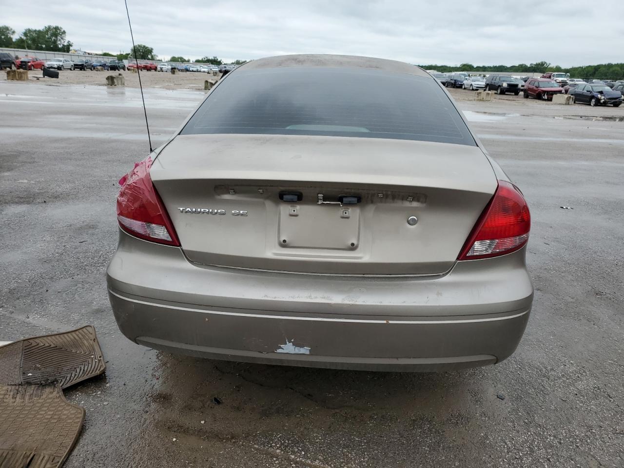 2005 Ford Taurus Se VIN: 1FAFP53UX5A258647 Lot: 57638985