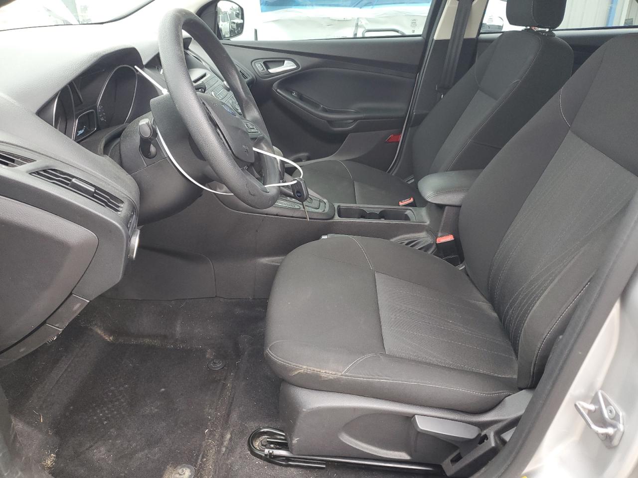 2017 Ford Focus Se VIN: 1FADP3F28HL270925 Lot: 56149505