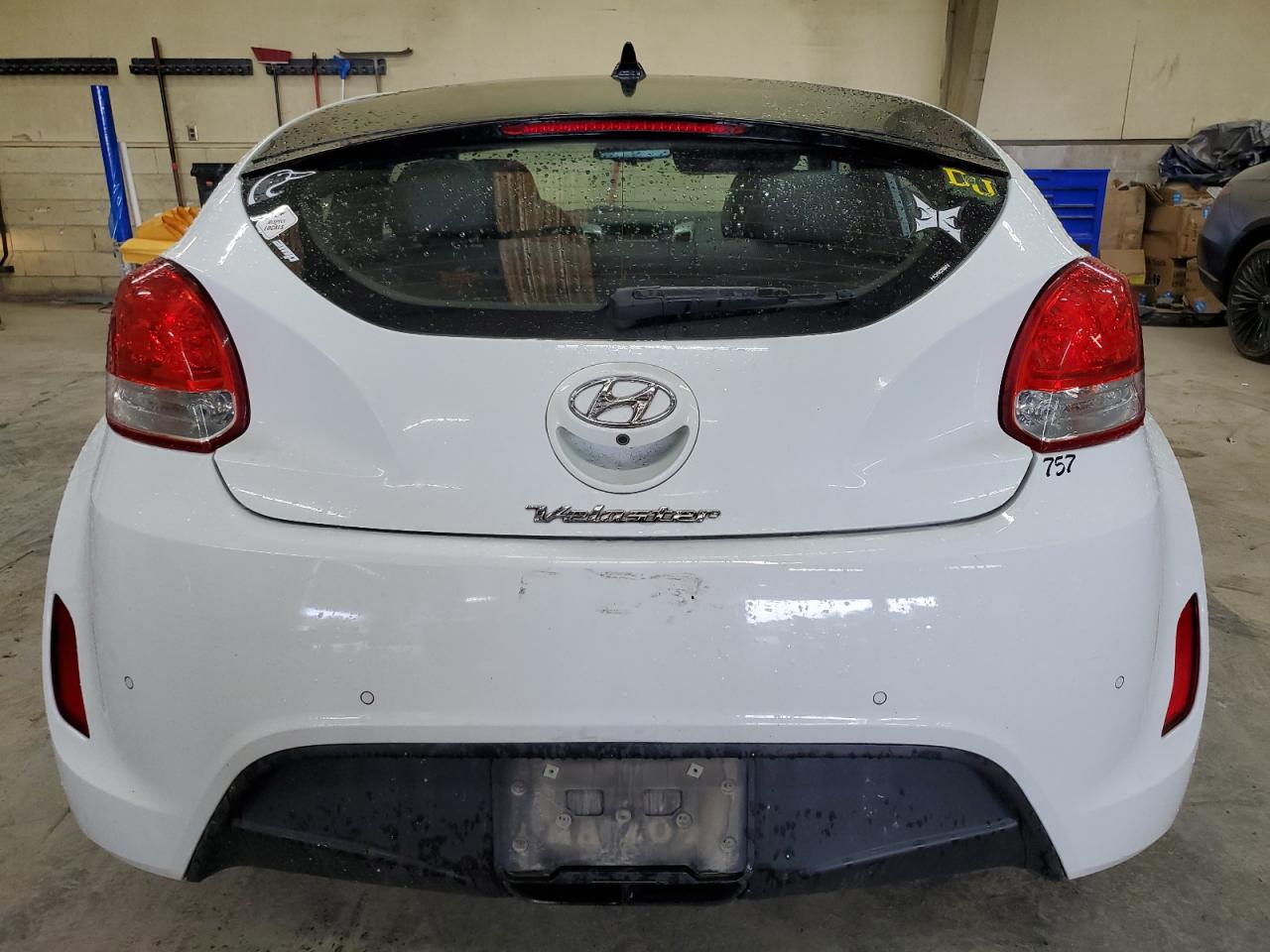 2013 Hyundai Veloster VIN: KMHTC6AD8DU117392 Lot: 57149095