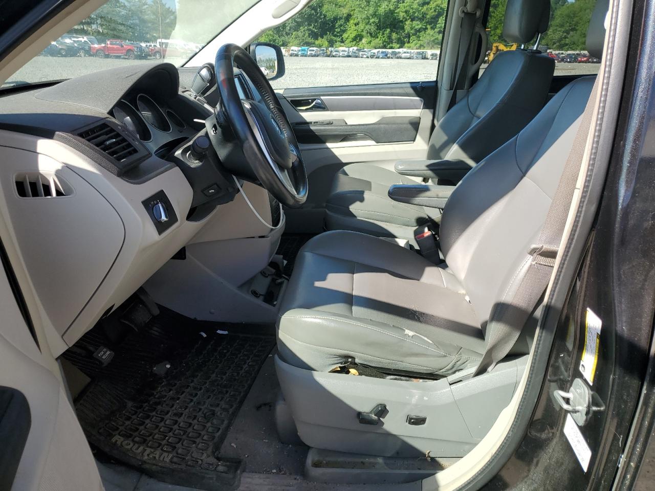 2012 Volkswagen Routan Se VIN: 2C4RVABG2CR393504 Lot: 57824525