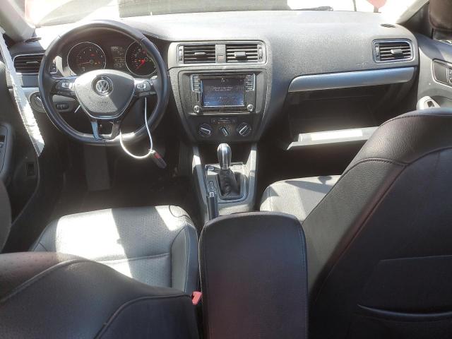 Sedans VOLKSWAGEN JETTA 2016 Czerwony