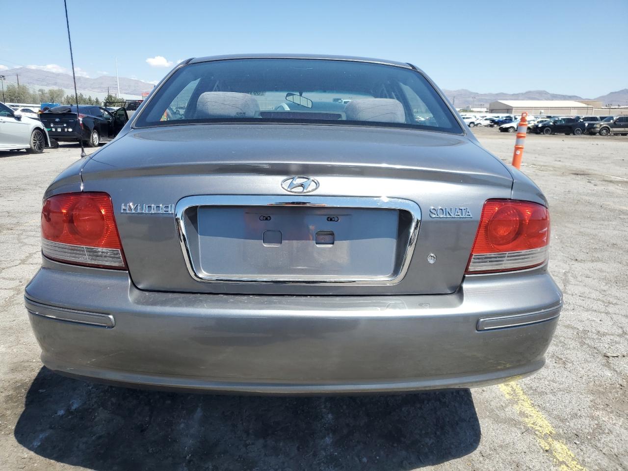 2002 Hyundai Sonata Gl VIN: KMHWF25S72A624112 Lot: 56196195