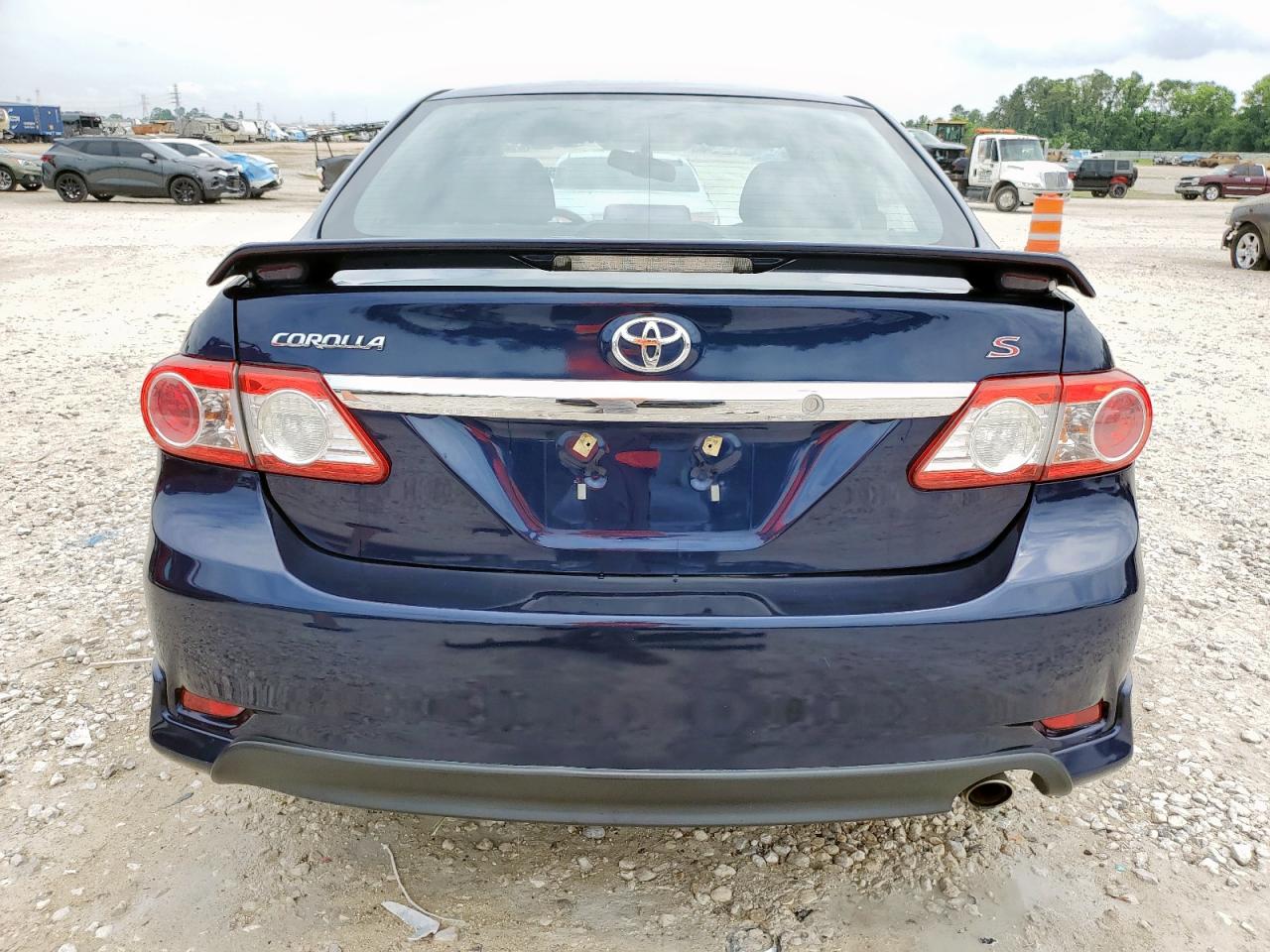 2011 Toyota Corolla Base VIN: 2T1BU4EE8BC613369 Lot: 58668815